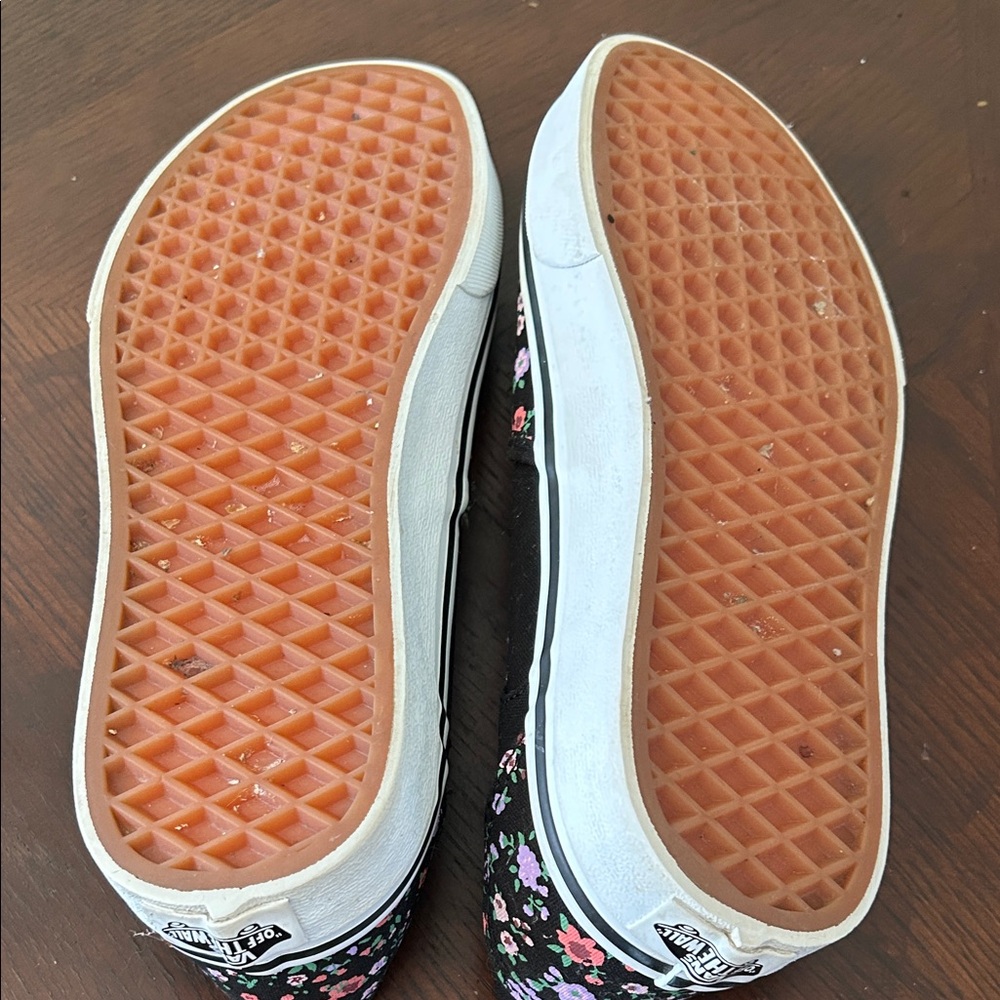 Women’s Vans Asher Ditsy Floral Black Floral Slip-On Sneakers size 8.5 - Picture 3 of 3